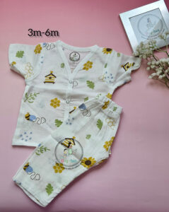 "Honey Bee":Pure Comfort for Growing Explorers: The Muslin Long-Sleeve Pyjama Set