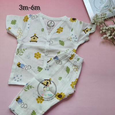 "Honey Bee":Pure Comfort for Growing Explorers: The Muslin Long-Sleeve Pyjama Set