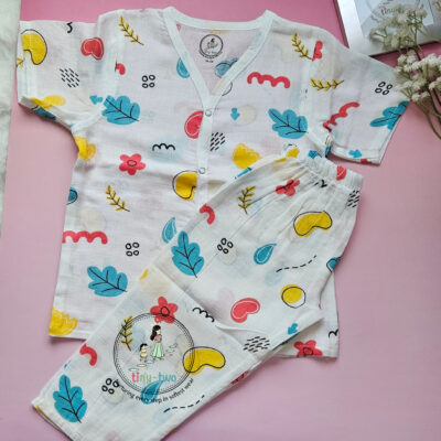 "Candy Treat":Pure Comfort for Growing Explorers: The Muslin Long-Sleeve Pyjama Set