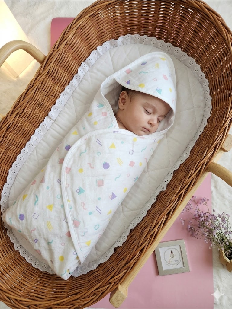 74a7d2a8-731d-4857-83d7-354609b3aca1 2-Layer Ultra-Lightweight Muslin Hooded Baby Towel